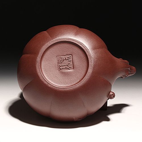 浅析国家级工艺美术师陈乐林及其紫砂作品《南瓜提梁》
